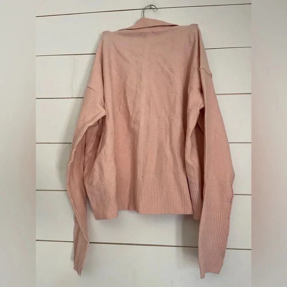 NWOT free people v-neck collar sweater
